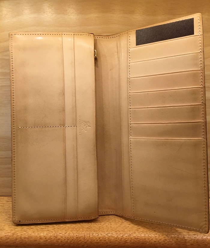 ココマイスターの長財布・ブライドルアルフレートウォレットの内装