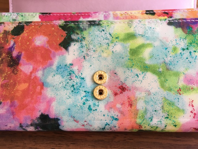 エーテル・AETHERの財布、フルール・ジャルダンのボタン穴