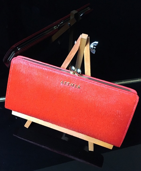 エーテル・AETHERの財布、ルージュ・アネット