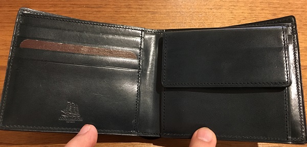 ココマイスターの二つ折り財布、プルキャラックパルテノーペの内装（2018年撮影）