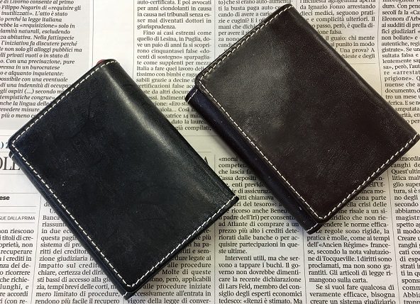 グレンチェック（GLENCHECK）のブライドルレザー胸ポケット財布（三つ折り財布）