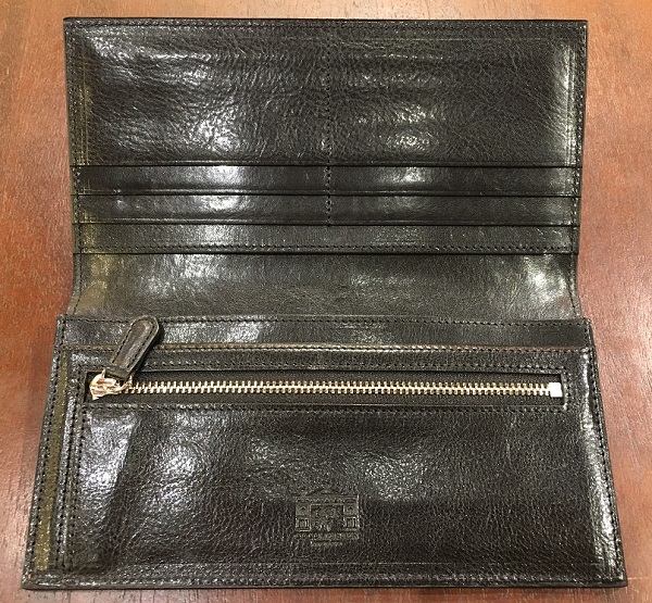ロッソピエトラ薄型長財布の内装