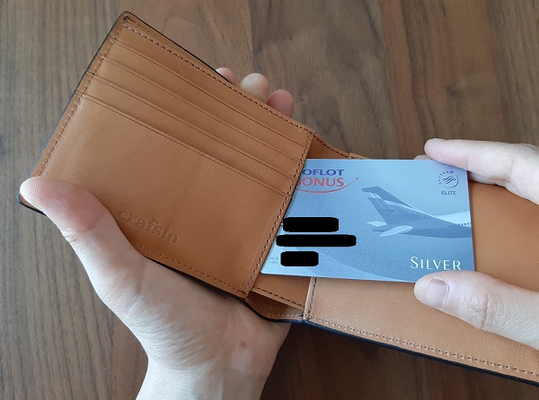 crafsto（クラフスト）の財布『ブライドルレザー 二つ折り財布』のフリーポケット